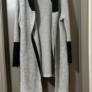 Chic Open Front Gray and Black Hooded Cardigan BNCI
